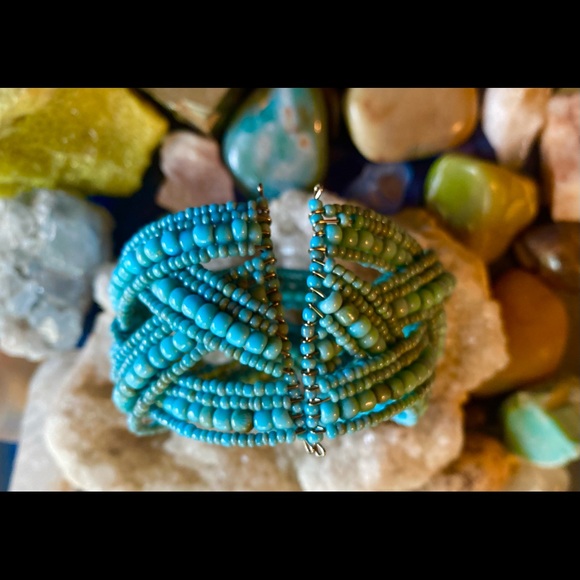 Beautiful Blue Beaded Bracelet - Picture 3 of 4